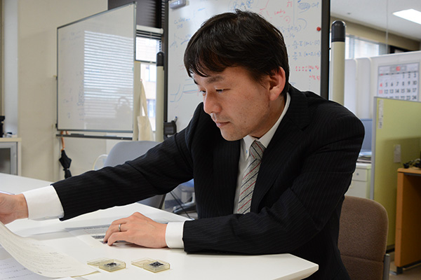 量子ビーム金属物理学研究部門　准教授 南部雄亮