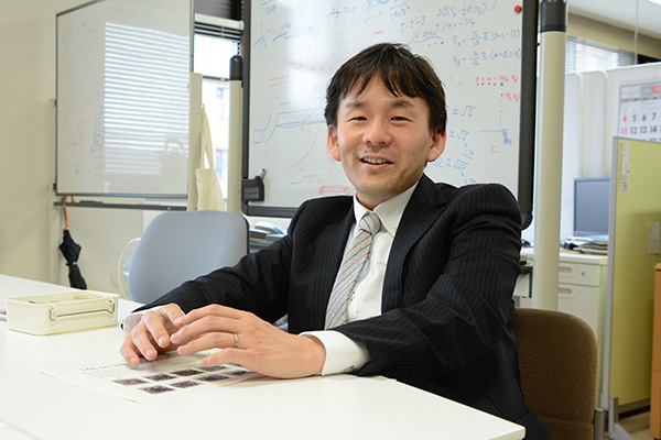 
量子ビーム金属物理学研究部門　准教授 南部雄亮