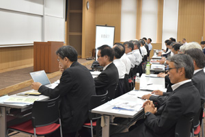 来賓席の様子
